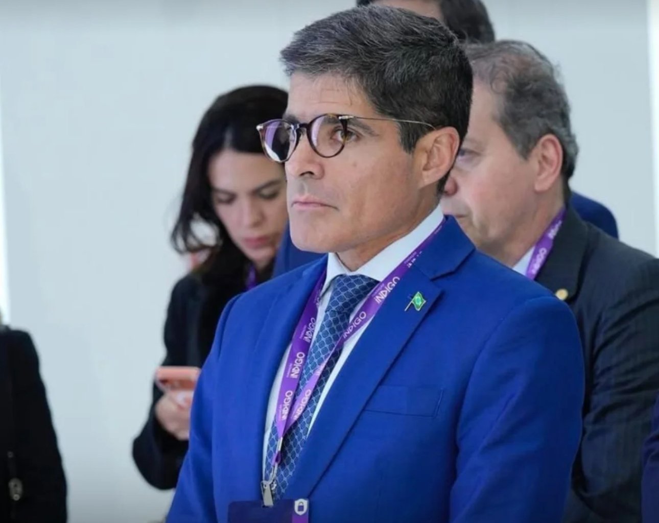 Direto da Bahia para a China: ACM Neto descobre que o mundo é redondo