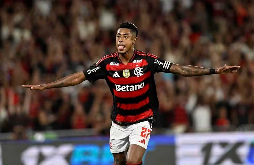 Flamengo atropela o Sport em jogo atrasado pelo Brasileirão