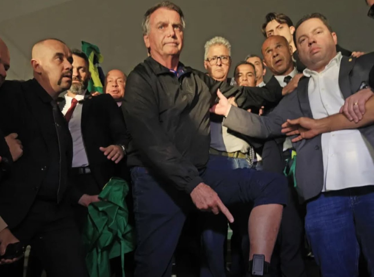 DEU RUIM‼️Bolsonaro admite que tentou romper tornozeleira eletrônica com ferro de solda