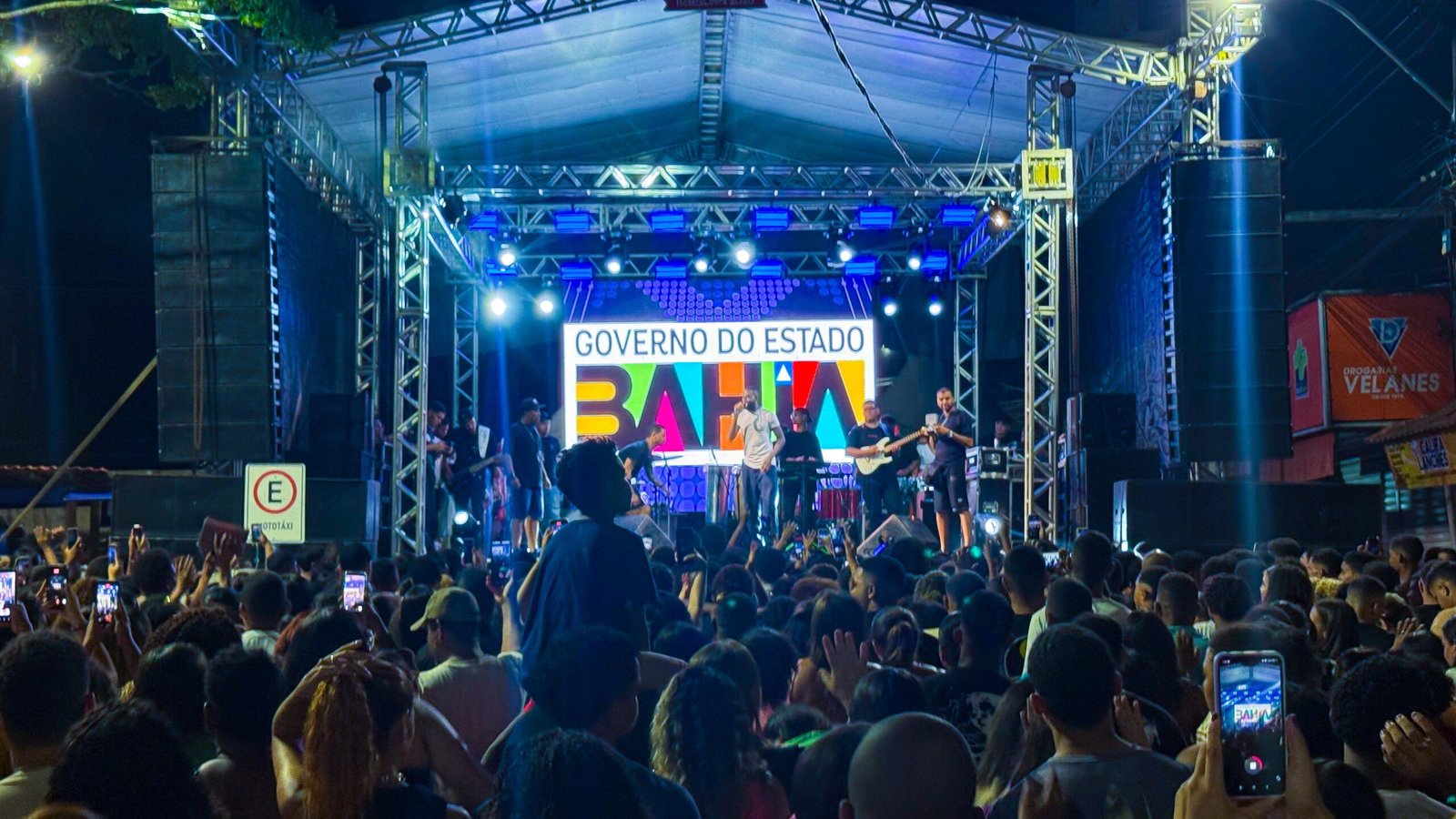 Caravana do Povo reúne milhares em culto gospel no bairro Califórnia
