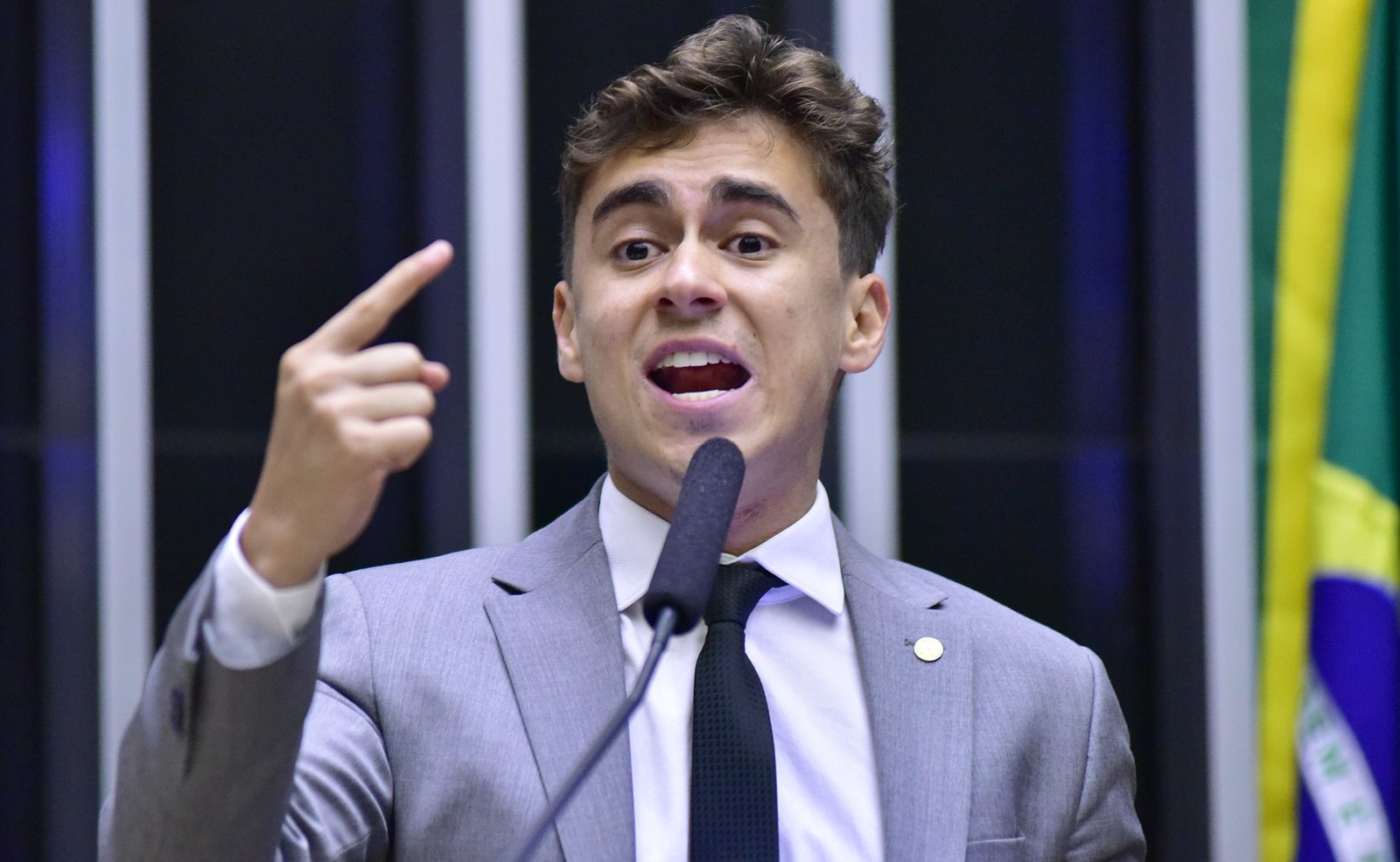 Enquanto Minas chora suas vítimas, Nikolas Ferreira fica fora de votação sobre socorro às enchentes