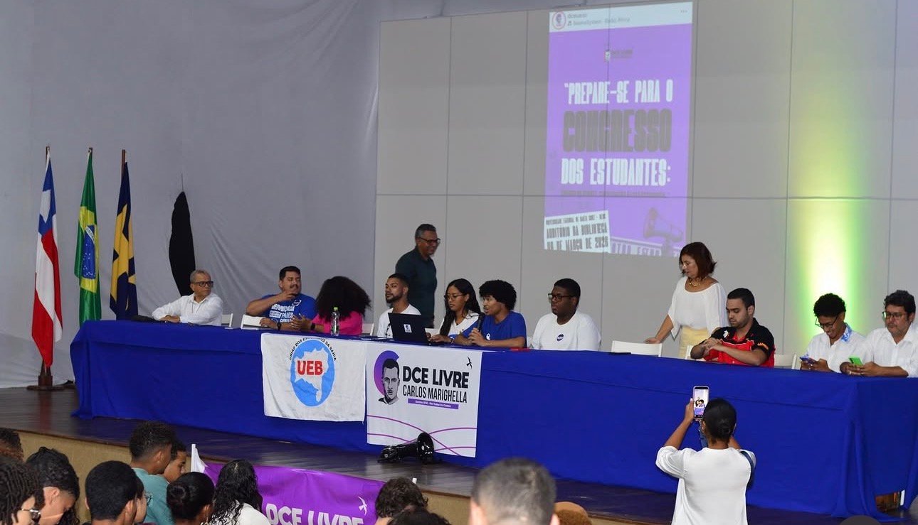 Crise na UESC expõe falta de professores e caos no transporte público em Ilhéus