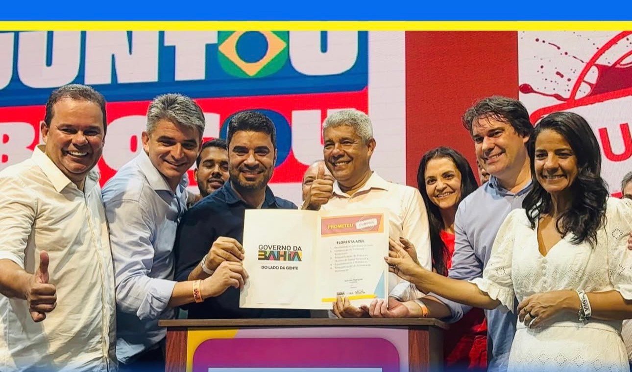 DESENVOLVIMENTO‼️Floresta Azul recebe pavimentação, terminal rodoviário e requalificação de praças