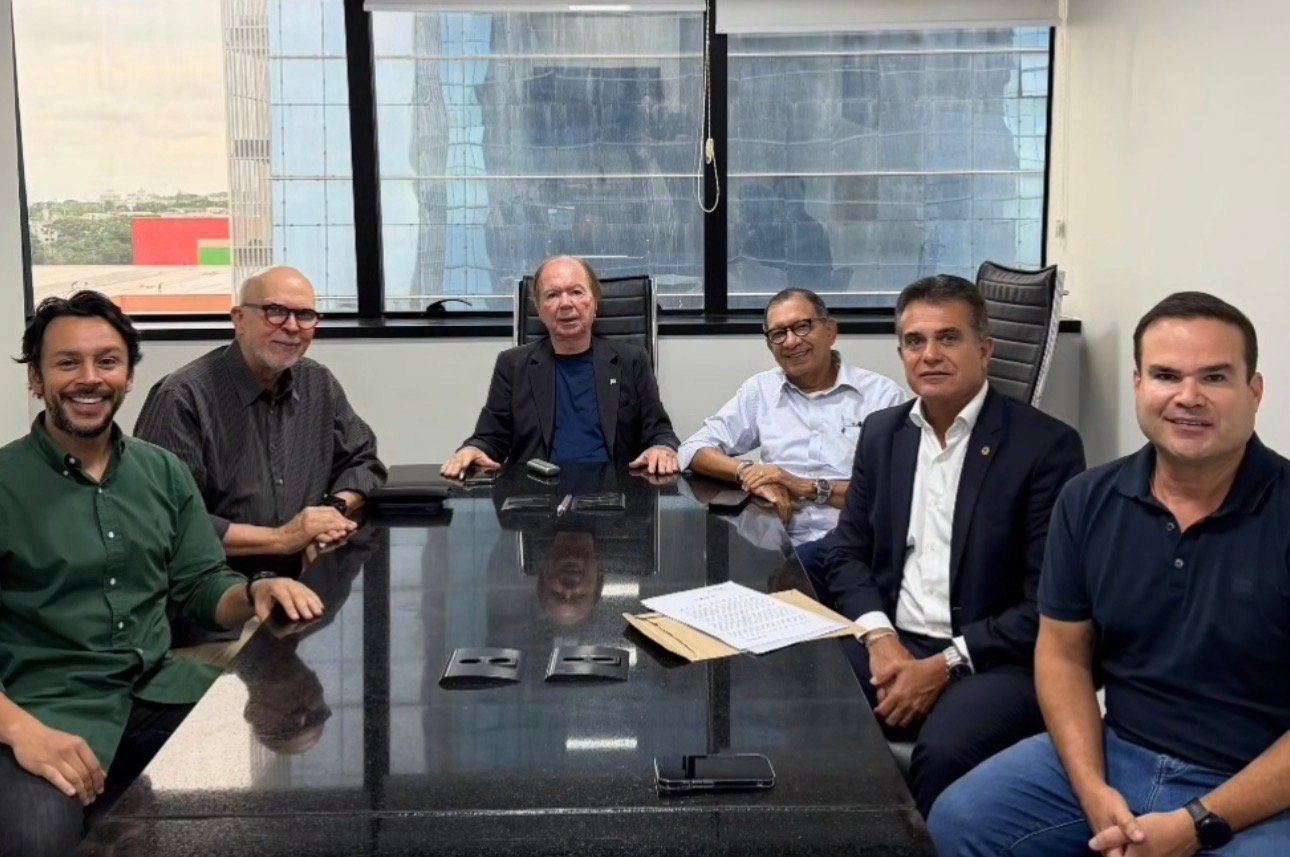 TRAJETÓRIA CONSOLIDADA‼️Eduardo Salles deixa o PP após 20 anos e reforça protagonismo na política baiana