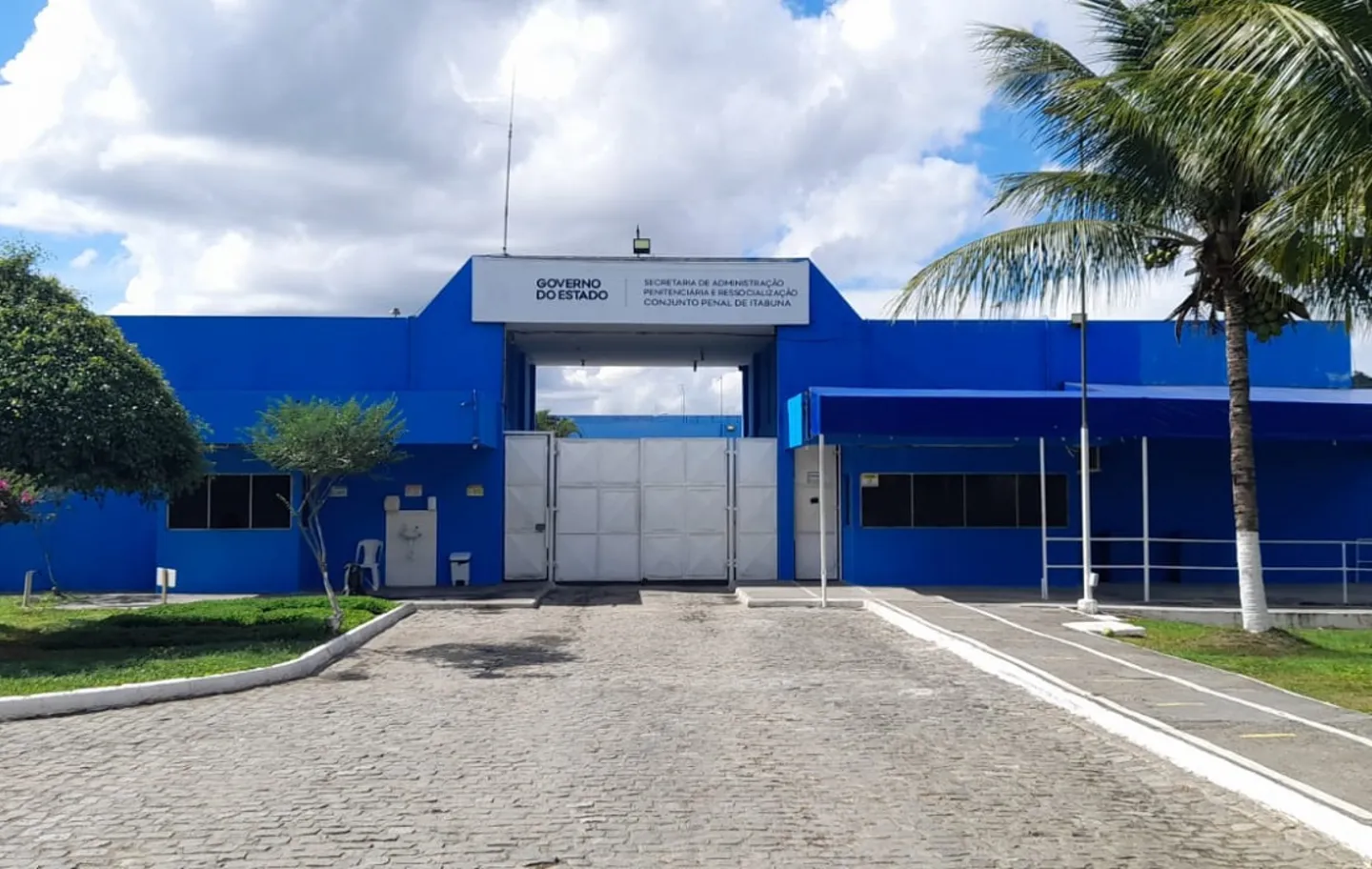 ESCÂNDALO EM ITABUNA‼️GCM é presa tentando levar drogas para dentro de presídio