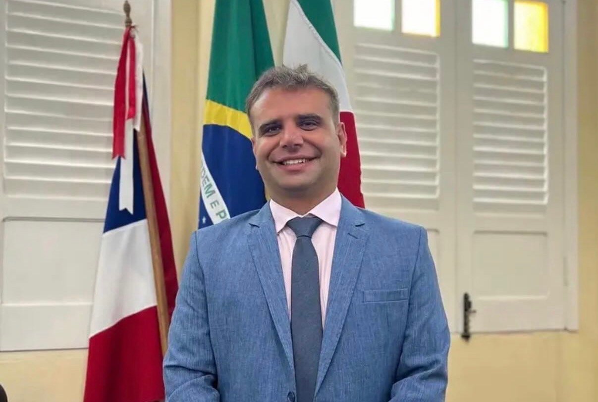 DISCURSO FORTE‼️Tiago Medrado faz discurso duro e cobra transparência da gestão em Canavieiras