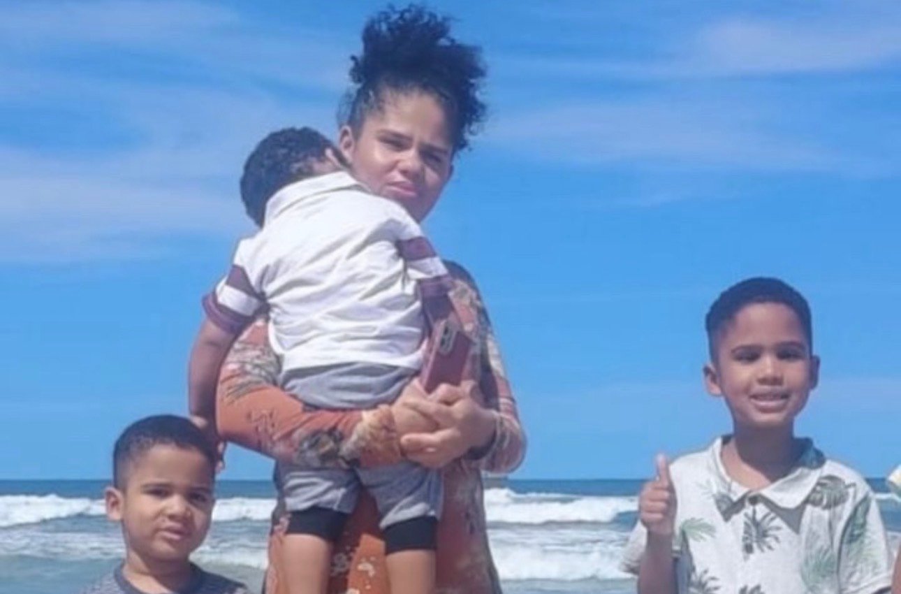 TRAGÉDIA‼️ Três crianças morrem em incêndio após mãe sair para festa em Serrinha