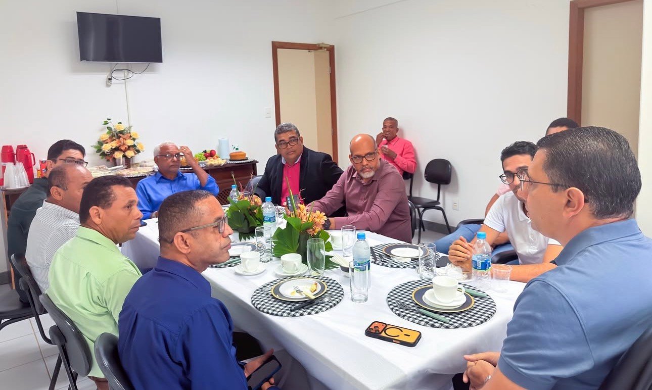 Fernando Brito fortalece diálogo com lideranças evangélicas e inicia preparativos para o Dia Municipal do Evangélico