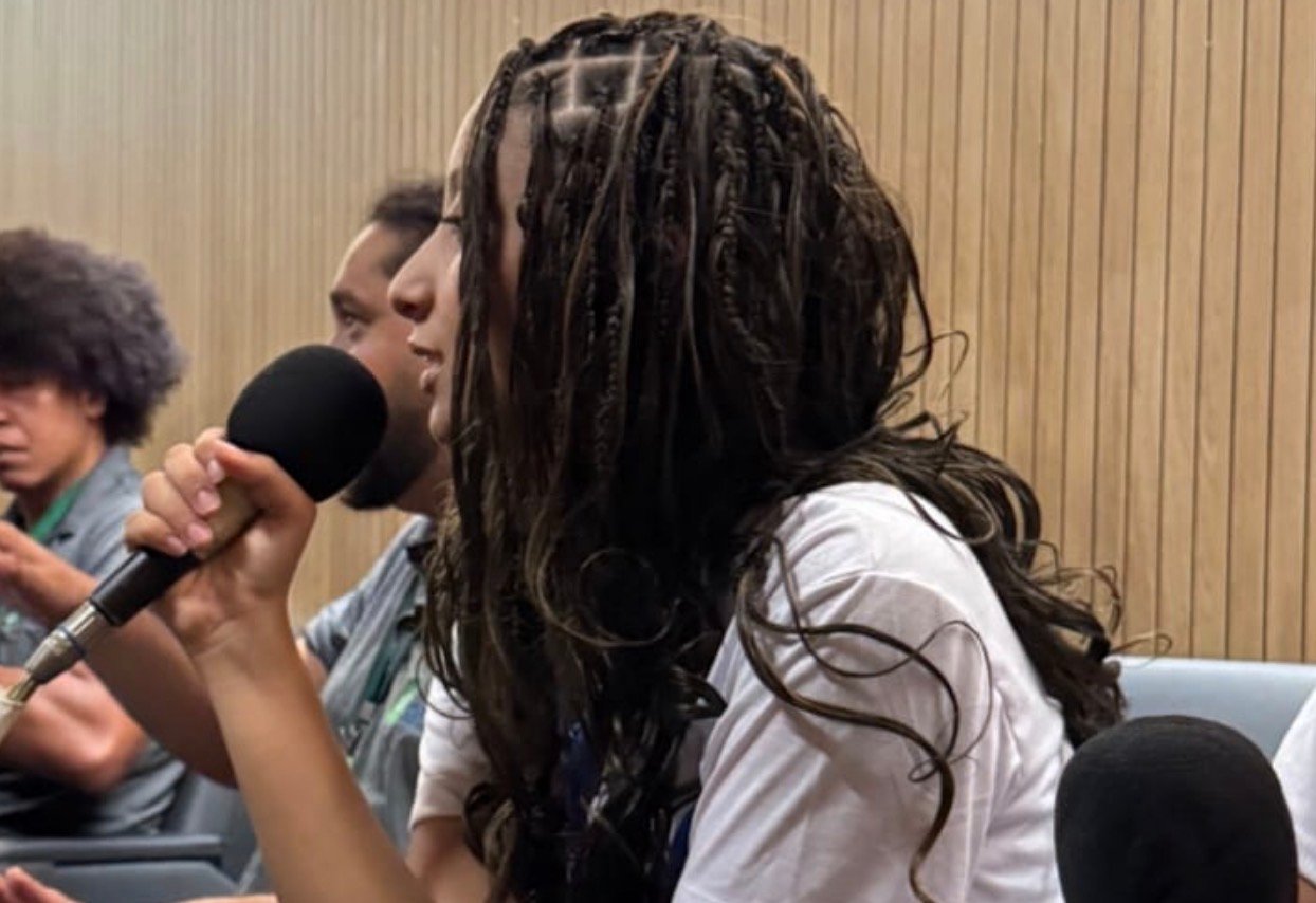 Repórter da Rádio UESC, Cléo Pedra é destaque no Expocom e pede apoio para participar da etapa regional