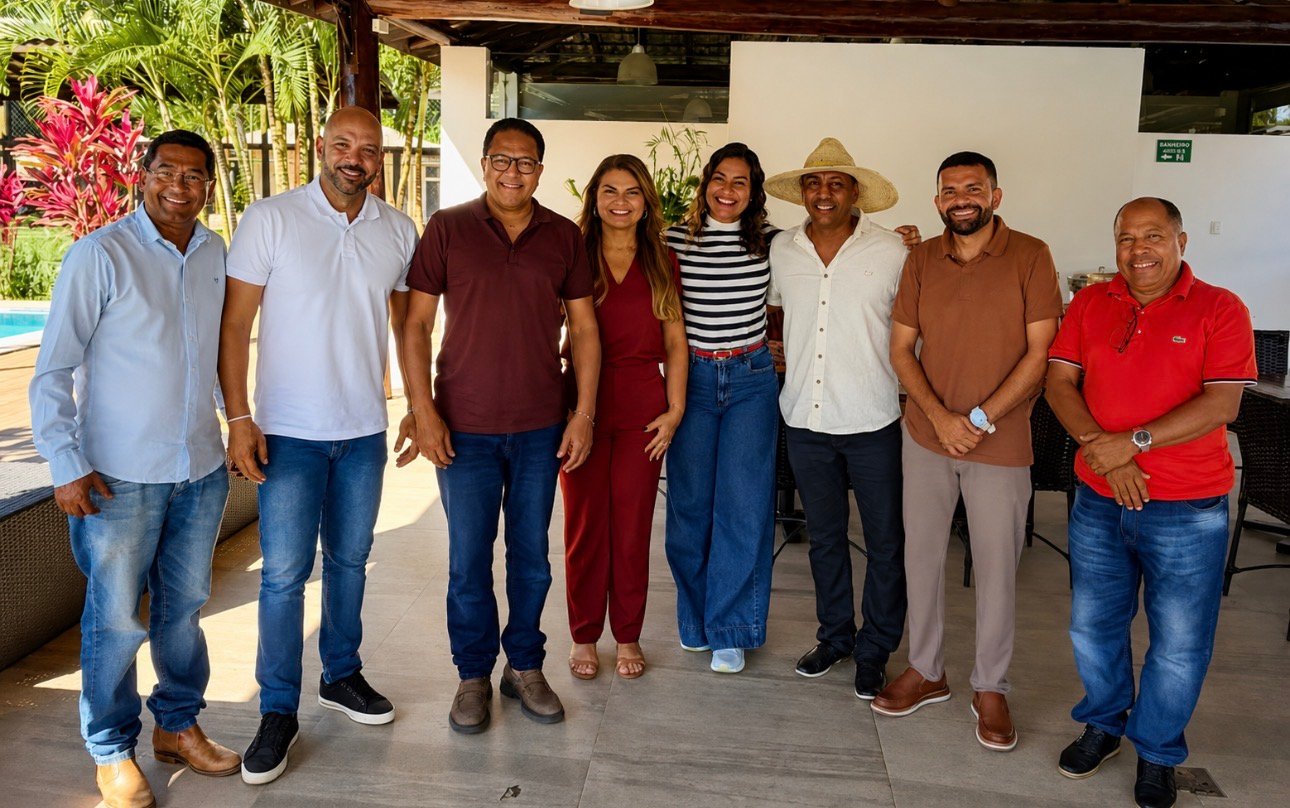 Prefeitos do Sul da Bahia reforçam unidade política em articulação liderada por Augusto e Andrea Castro