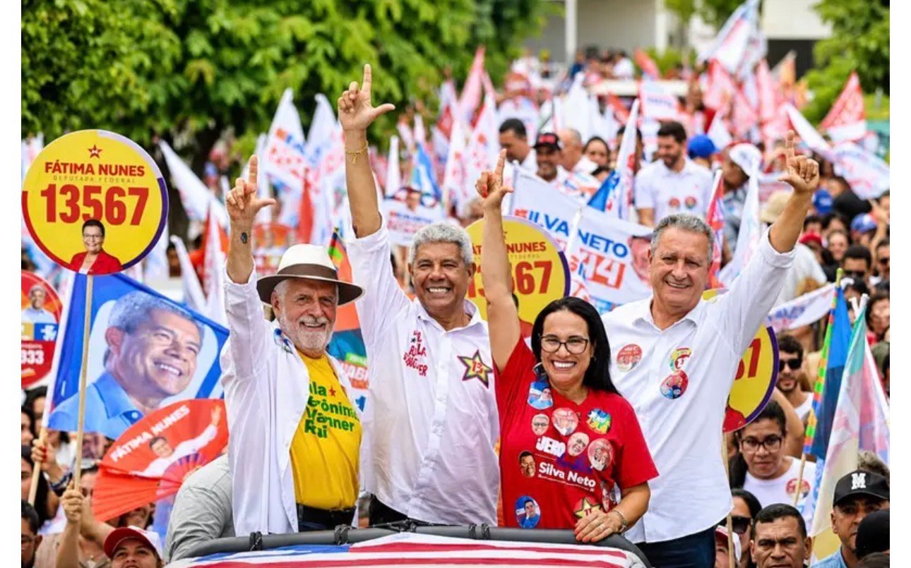 CARREATA HISTÓRICA‼️Silva Neto e Keinha arrastam multidão em carreata com Jerônimo em Araci