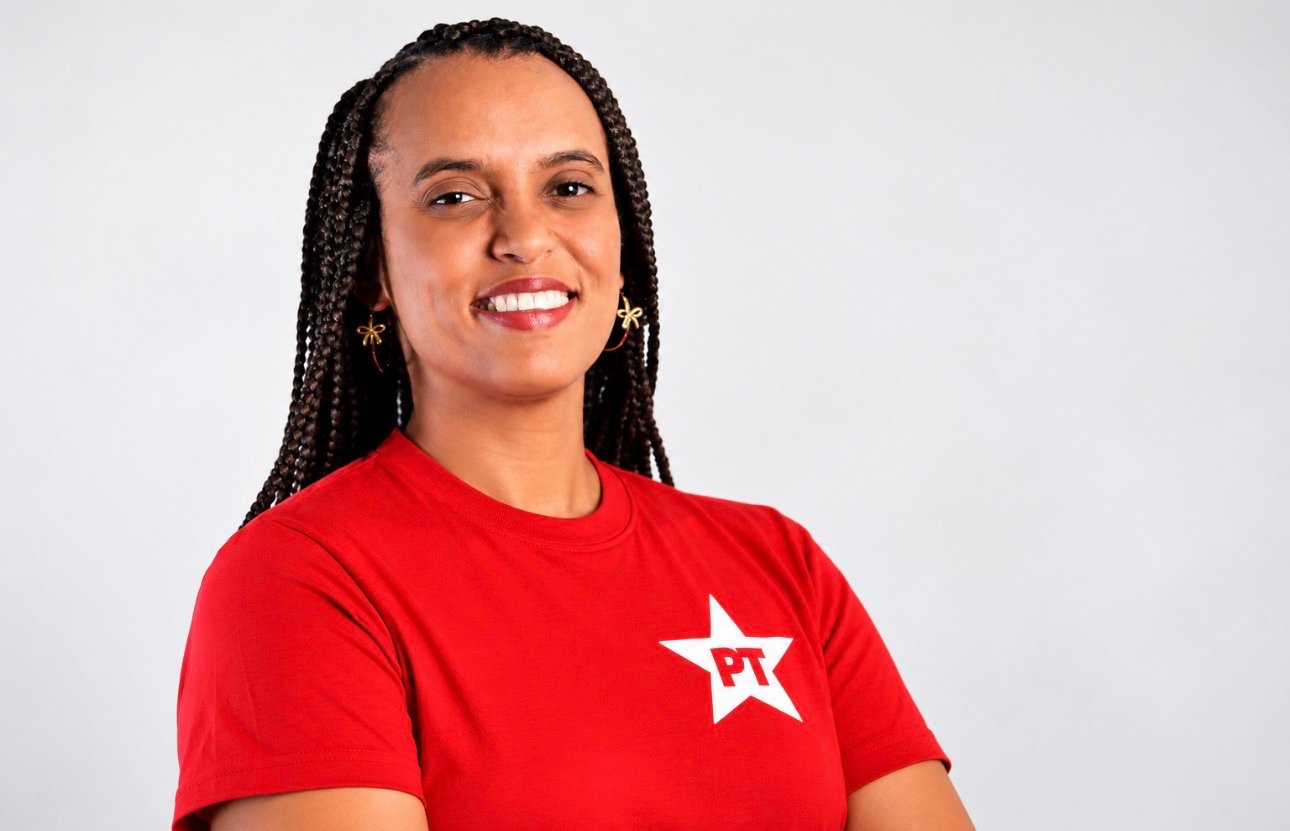 Elen Coutinho provoca reflexão sobre o voto feminino e defende maior representatividade na política