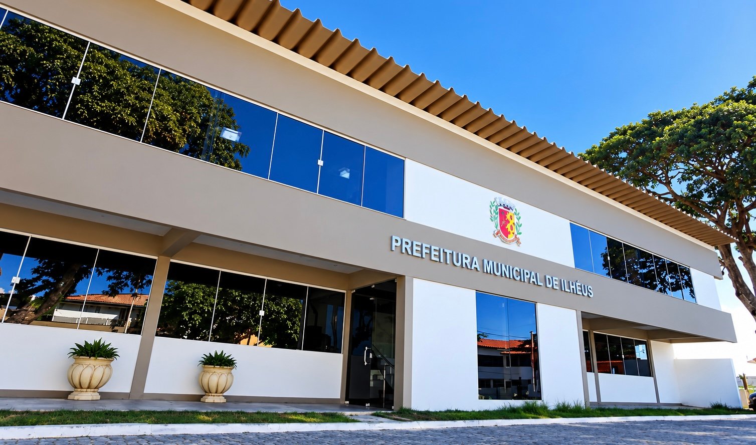 CRISE SE AGRAVA‼️Prefeitura exonera diretora após publicação política e Valderico enfrenta novo desgaste